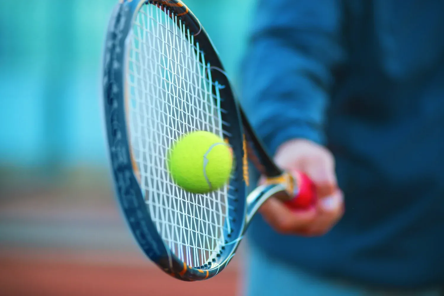 1.25mm vs 1.30mm Tennis Strings: What the Coach, the Club Player, and the Pro All Think